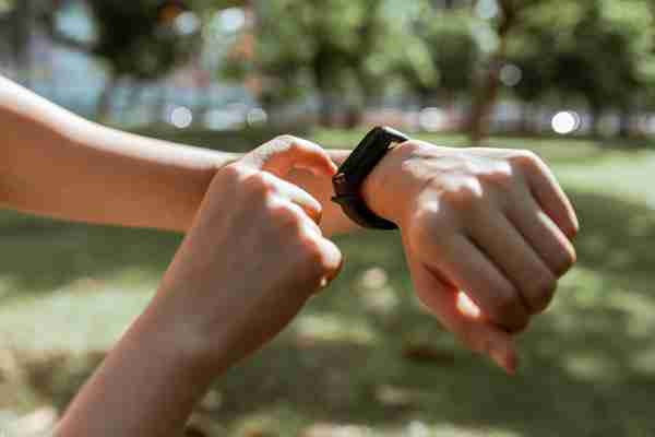 Come funziona un activity tracker? Guida, video, spiegazioni